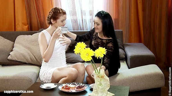 HD Coffeetime Tryst - by Sapphic Erotica lesbian sex with Agnessa Lilianna ไดรฟ์ Tube