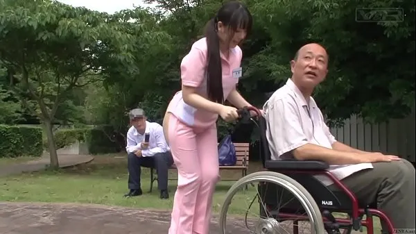 HD Subtitled bizarre Japanese half naked caregiver outdoors ổ đĩa ống