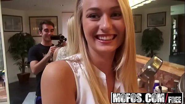 HD Mofos - I Know That Girl - Late for a blowjob starring Natalia Starr schijfbuis