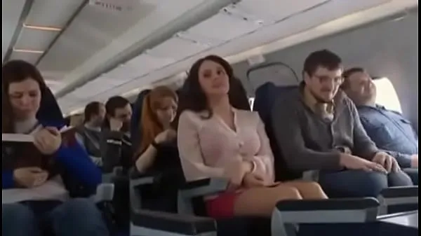 Tube de lecteur HD Mariya Shumakova Seins Clignotants Dans Un Avion- Vidéo HD Gratuite