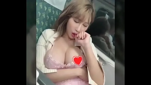 HD 辛尤里 yui xin Taiwan model showed tits drive Tube