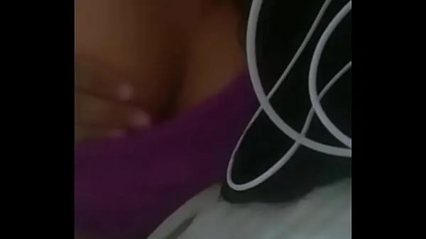 HD Young girl showing her chest live on periscope drive Tube