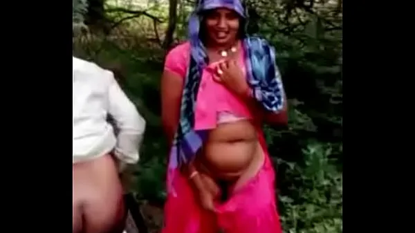 HD Indian desi couple having outdoor sex. Pados wali aunty ki chudai. Must watch drive Tube