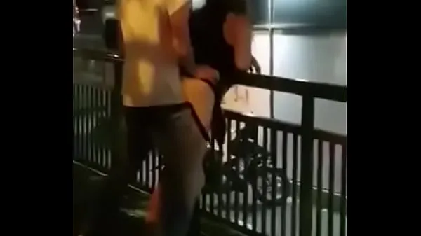 Tubo de unidad HD Haz el amor en el puente thi Nghe mira completo aquí