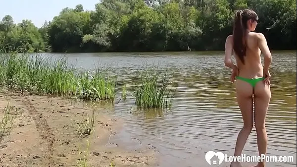 Tube de lecteur HD En ce jour ensoleillé, je pensais que ce serait cool de montrer ma chatte