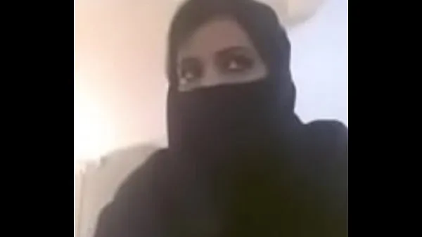 HD Muslim hot milf expose her boobs in videocall sürücü Tüpü