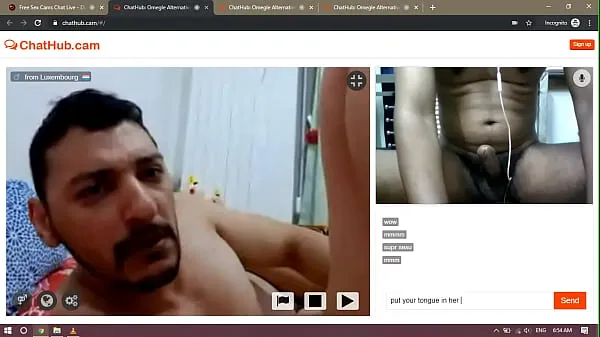 HD Man eats pussy on webcam elektrónka