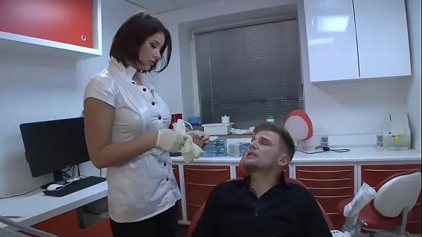 HD A young dentist, to give her pussy, to avoid the complaint of the customer to his boss drive Tube