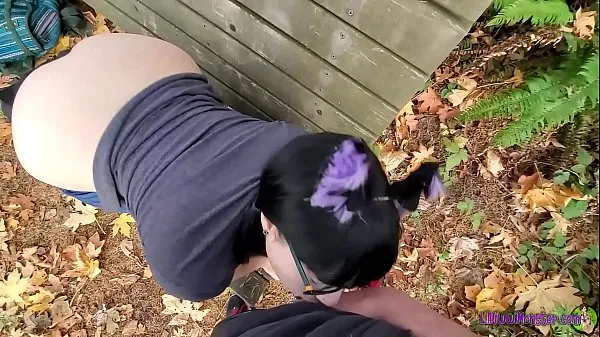 HD Little kitty gets caught in the forest and sucks a cock to keep her secret asemaputki