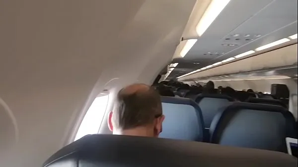 Tubo de unidade HD chupando pênis no avião