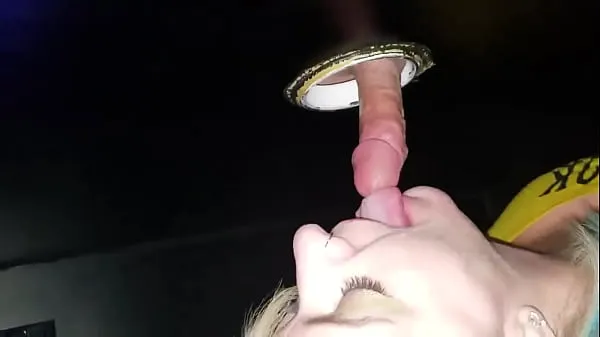 Tube de lecteur HD Une femme devient une pute