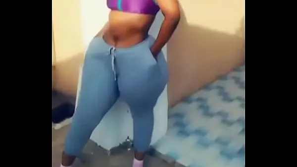HD African girl big ass (wide hips drive Tabung