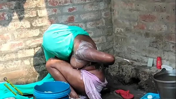 HD Indian Outdoor Bath Video Porn In Hindi sürücü Tüpü