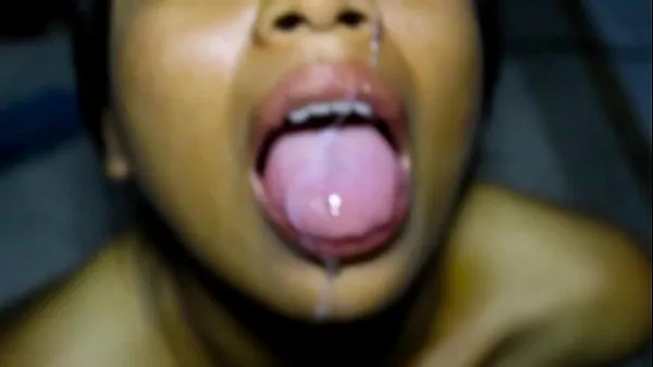 Tube de lecteur HD susy sucer riche suce la bite jusqu'à ce que je jouisse dans sa bouche et son visage