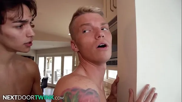 HD Твинки трахаются на свой юбилей - NextDoorTwink приводная трубка