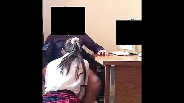 HD Teen SUCKS his Teacher’s Dick in the Office for a Better Grades! Real Amateur Sex sürücü Tüpü