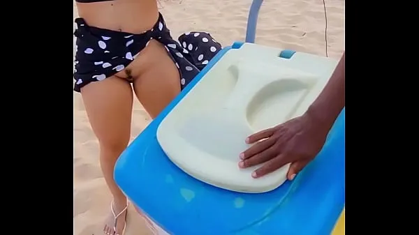 HD Hot girl went to buy ice cream and showed her pussy to the ice cream maker in Paraiba drive Tube