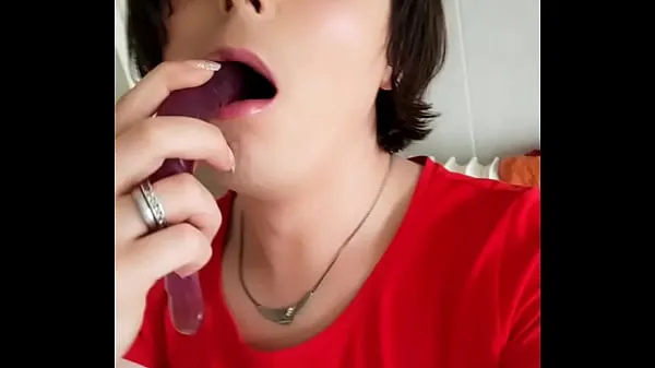 Dysk HD Amateur Tranny Sissy Analisa is sucking her Dildo deep at home and likes it to be a Shemale bitch Tube