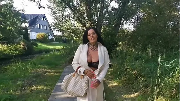 Tubo de unidade HD Assista a gordinha alemã Ashley Cum Star abrindo caminho entre uma horda de homens