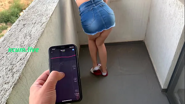 HD Controlling vibrator by step brother in public places-enhet Tube