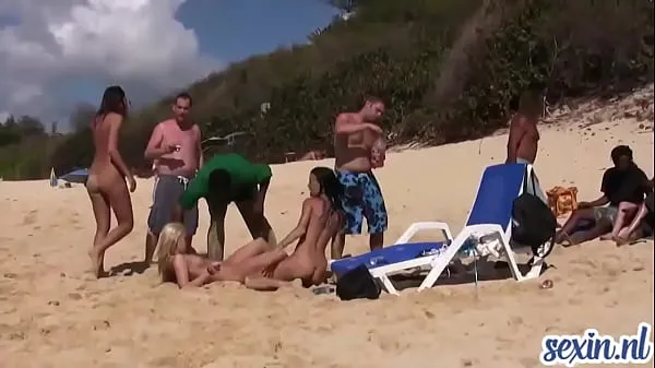 HD horny girls play on the nudist beach asemaputki