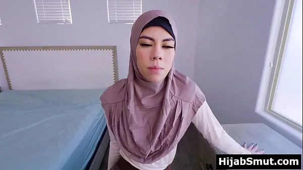 HD Shy muslim teen Mila Marie keeps her hijab on when fucking ไดรฟ์ Tube