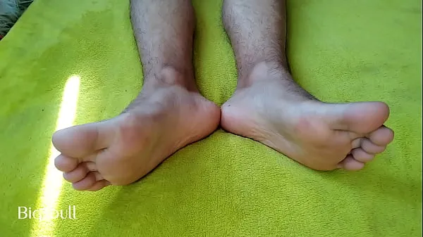 HD cute feet on my bed Drive Tube