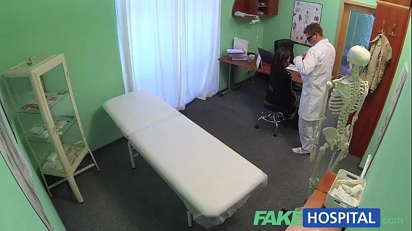 HD Fake Hospital Sexual treatment turns gorgeous busty patient moans of pain into p meghajtócső