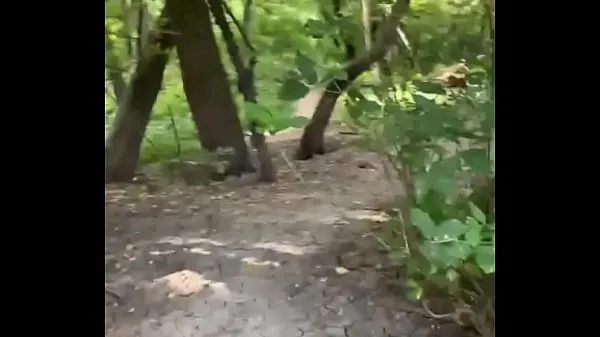 Tube de lecteur HD Sur le point de se faire prendre en train de se branler au bord de la rivière