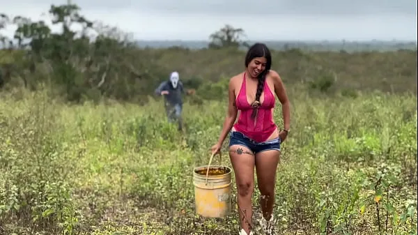 Tubo de unidade HD É HALLOWEEN! MADRASTA PEITUDA COM UMA BUCETA ESTREITA MASTURBA-SE PARA O HALLOWEEN, SEXO AMADOR CASEIRO DE VERDADE