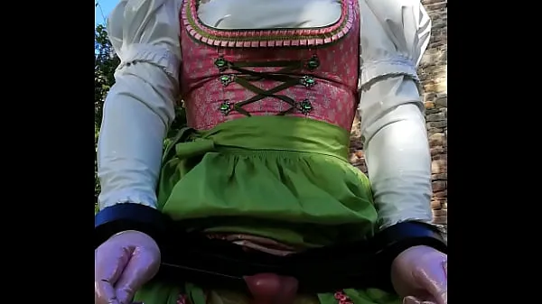 HD Bavarian Dirndl Girl with testicle pillory ไดรฟ์ Tube