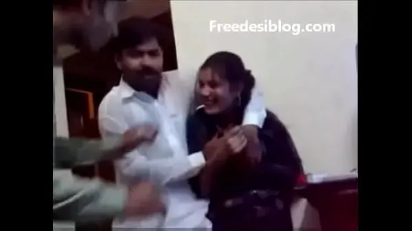 HD Pakistani Desi girl and boy enjoy in hostel room meghajtócső